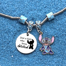 Divertente braccialetto regalo per ragazze, ciondolo in argento regolabile, con scritta "Just A Girls Who Loves Stitch", regalo